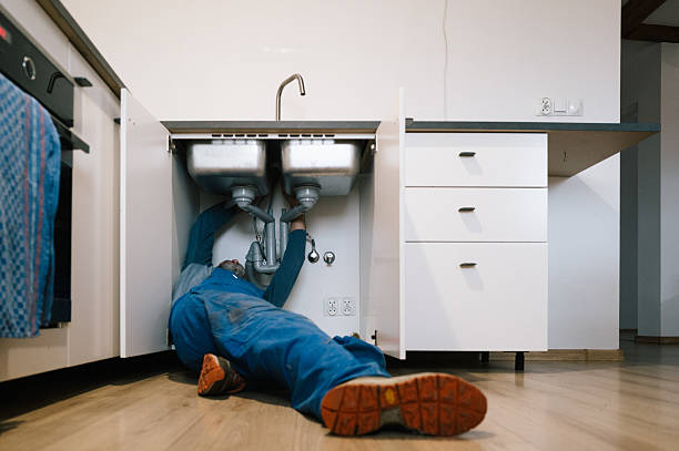 Professional Plumbing technician working in Mill City, OR